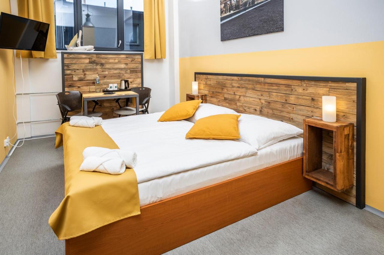 Hotel Vp1 Ostrava Bagian luar foto