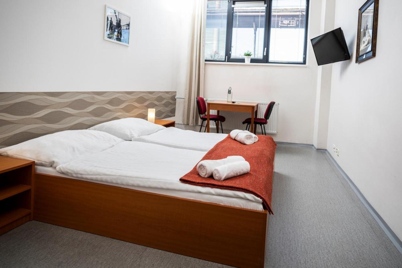 Hotel Vp1 Ostrava Bagian luar foto