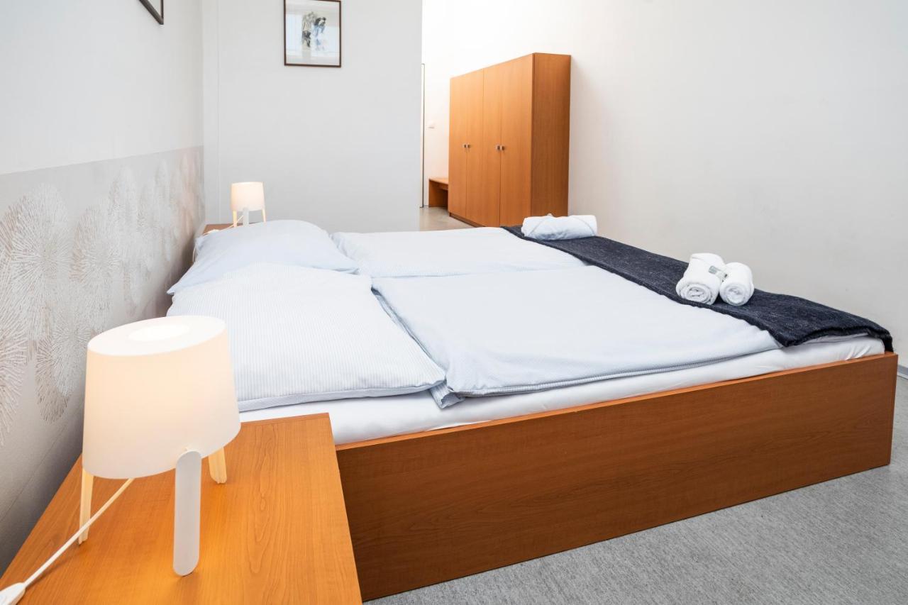 Hotel Vp1 Ostrava Bagian luar foto